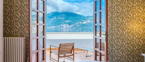 2 عدّة غرف نوم وخدمة الإنترنت