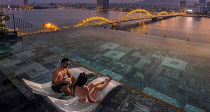 Caro Premium Danang Hotel