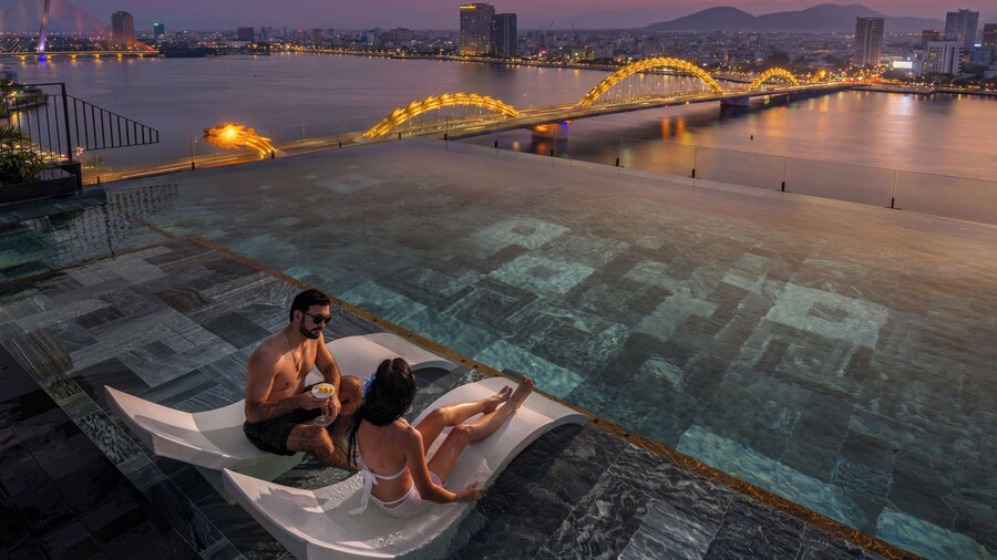 Caro Premium Danang Hotel