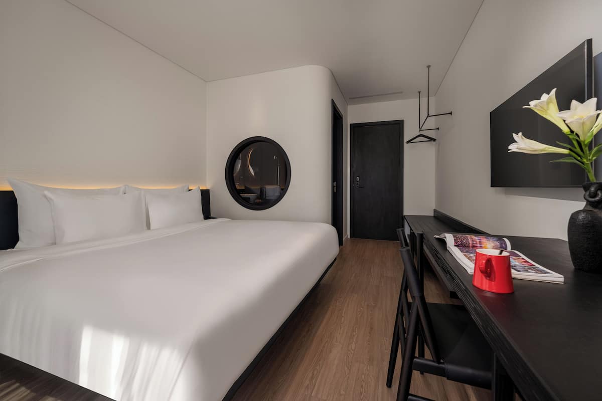 2 bedrooms, premium bedding, Select Comfort beds, minibar