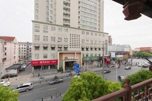 Property grounds - Zsmart Zhishang Hotel (Shanghai New International Expo Center Zhoupu Metro Station) (Shanghai)