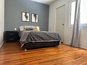 2 dormitorios, tabla de planchar con plancha, wifi y ropa de cama