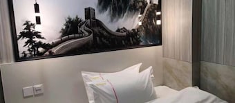 深圳宝安昌盛宾馆(洪浪北地铁站C出口店)