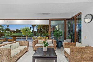 Terrace/patio - El Tigre Mansion, Fantastic View with Waterfall + Brook (Las Jarretaderas)