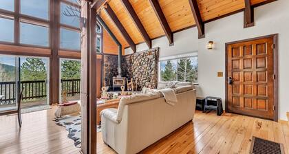 Tahoe Donner Escape | 4BR w/ Games & Trail Access