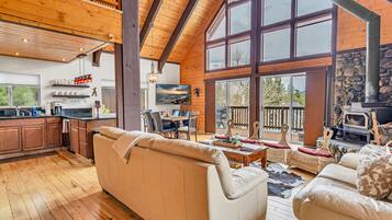 Télévision, cheminée