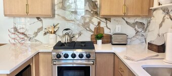 The Quaint Quarters-Oakwood/ Modern Chic- Pets OK