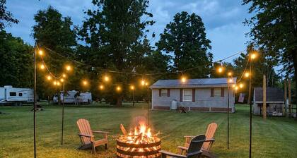 Wood Stove, Fire Pit, Kayaks - 2 Min Walk to River