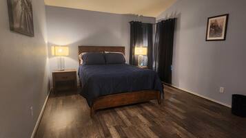 3 dormitoris, escriptori, planxa i posts de planxar i wifi gratuïta