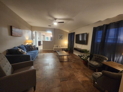 3-Bedroom House Near Six Flags and SeaWorld