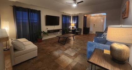 3-Bedroom House Near Six Flags and SeaWorld