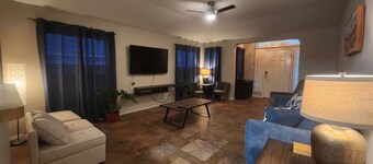 3-Bedroom House Near Six Flags and SeaWorld
