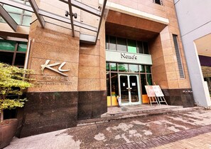 Exterior detail - Condo Makati Greenbelt w/ free access to Pool, Gym, Sauna and highspeed internet (Makati)