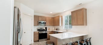 Spacious 5-bedroom home in Prime Central Location