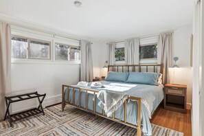 3 camere, una scrivania, ferro/asse da stiro, culla da viaggio