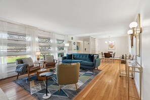 Televisión y oficina 