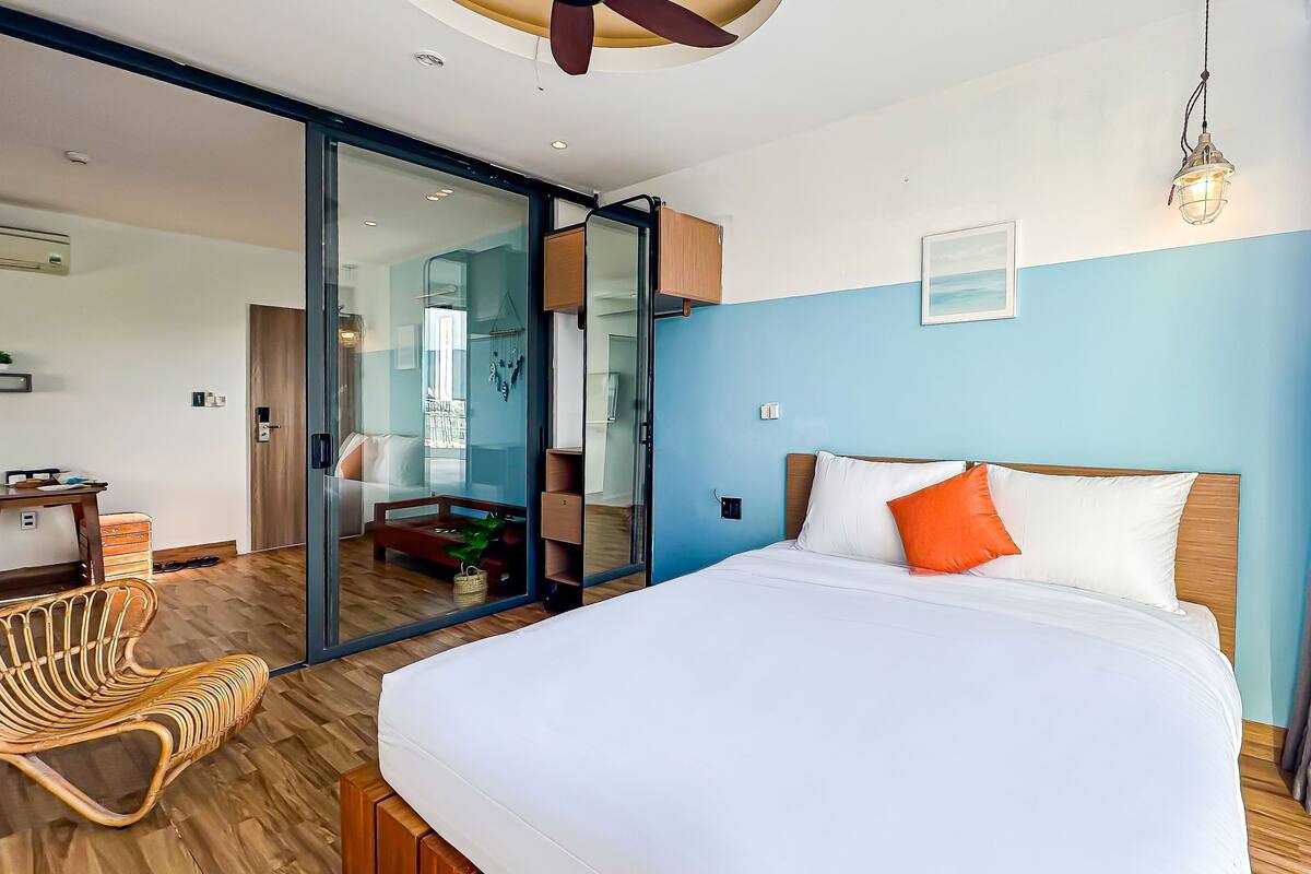 Deluxe Apartment | Soundproofing, free WiFi, bed sheets