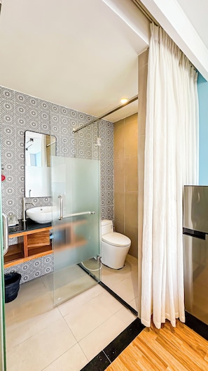 Family Studio | Bathroom