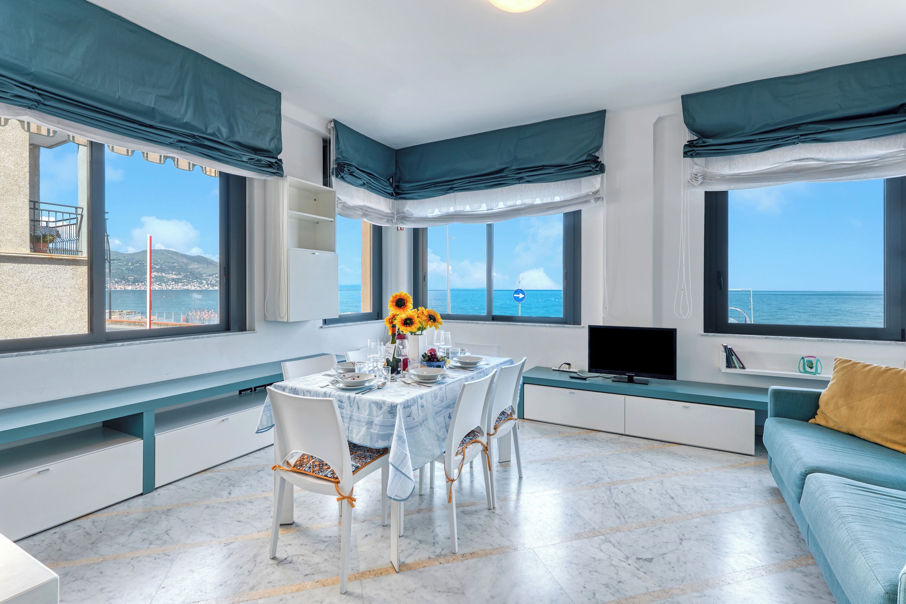 Familienapartment, 2 Schlafzimmer, 2 Bäder, Meerseite (Front Beach Magic Sea - Sea Front) | Innenbereich