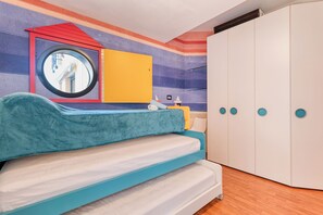 Family Apartment, Multiple Bedrooms, 2 Bathrooms, Sea Facing (Front Beach Magic Sea - Sea Front)