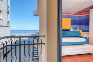 Appartement Familial, 2 chambres, 2 salles de bains, vue mer (Front Beach Magic Sea - 20m From The) | Vue depuis le balcon