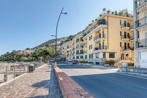 Family Apartment, Multiple Bedrooms, 2 Bathrooms, Sea Facing (Front Beach Magic Sea - Sea Front) | Exterior - Front Beach Magic Sea - Sea Front (Laigueglia)