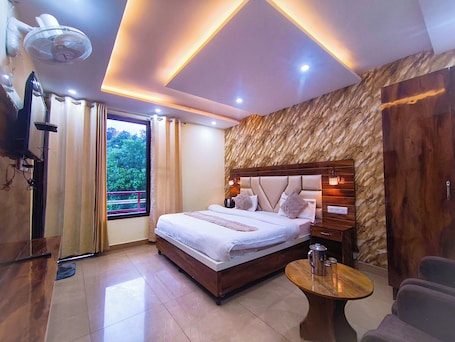 Deluxe Double Room. MS RESORT