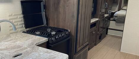 Kühlschrank, Herdplatte