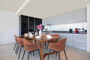 Appartamento Exclusive, 3 camere da letto, vista oceano | Pasti in camera