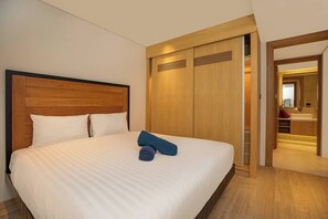 Exclusive Condo, 3 Bedrooms, Ocean View - Ocean Views BluePoint 3BR Apartment 8-11 (Patong)