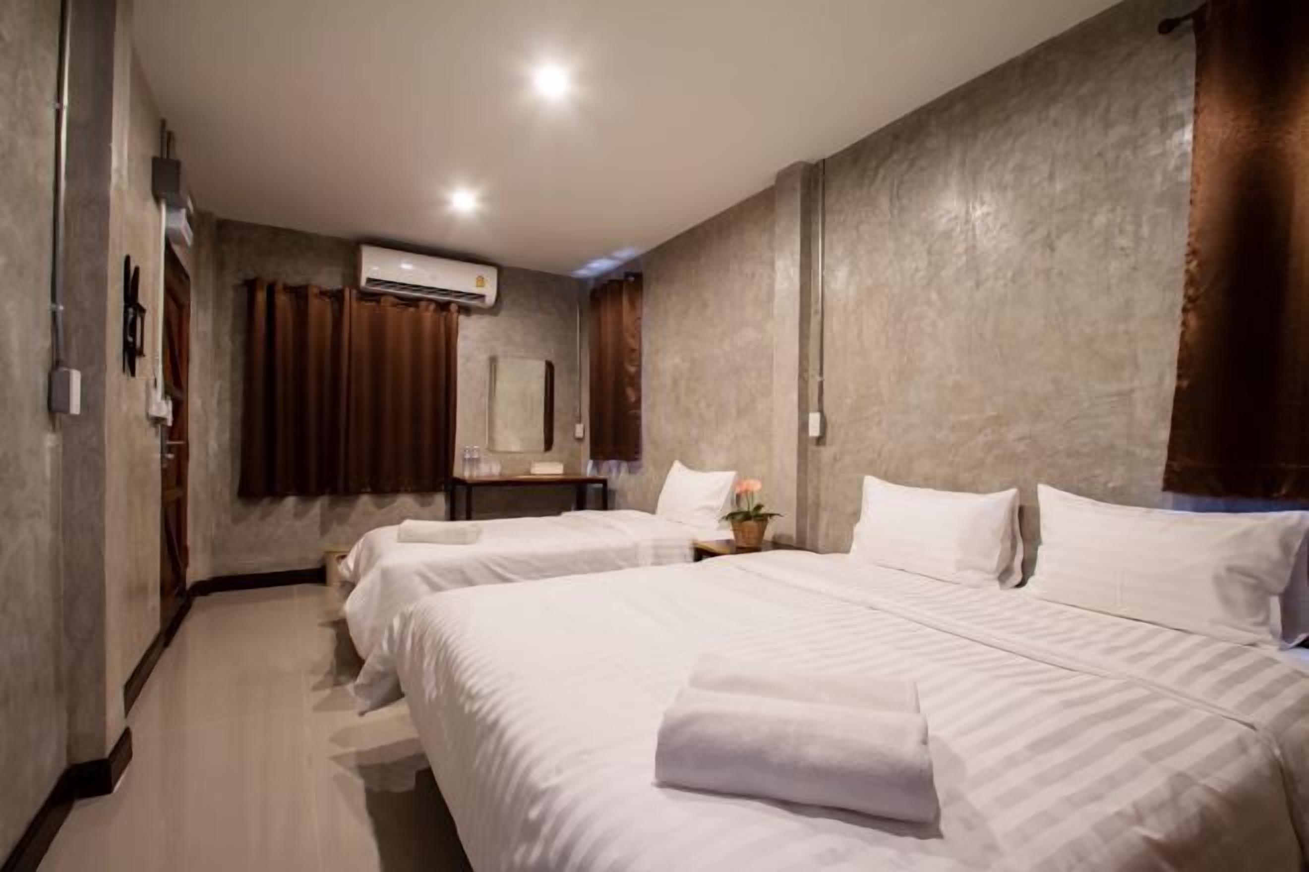 Silitysrauta/-lauta, ilmainen Wi-Fi, vuodevaatteet