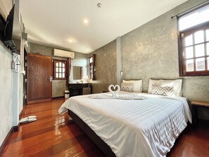 Fer et planche à repasser, Wi-Fi gratuit, draps fournis