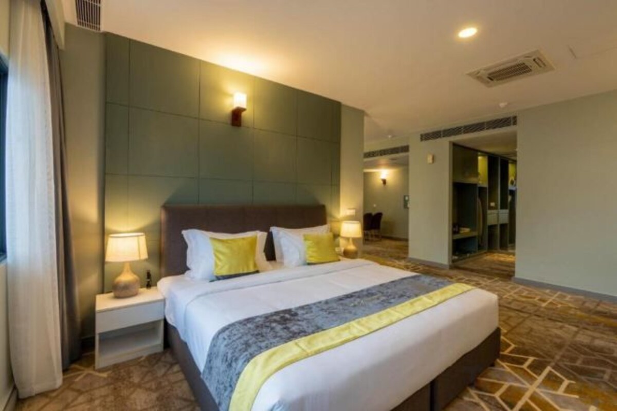 Manhattan Suite With Balcony And Sea View