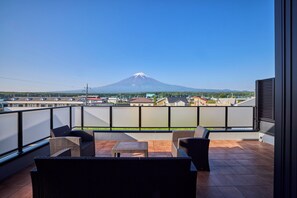 Villa de lujo, balcón, vistas a la montaña | Terraza o patio