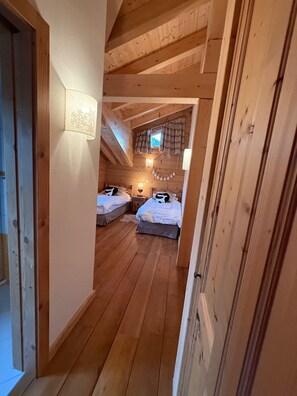 6 habitaciones, tabla de planchar con plancha, wifi y ropa de cama