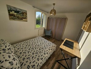 2 bedrooms, bed sheets - Between the Gorges du Verdon and the Luberon (Pierrevert)