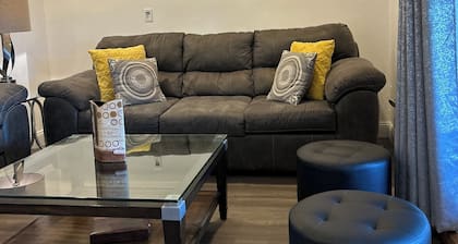 3-bedroom townhome in delightful Pittsburgh with WiFi, AC