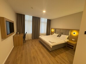 Deluxe-Doppelzimmer | Schreibtisch, kostenloses WLAN