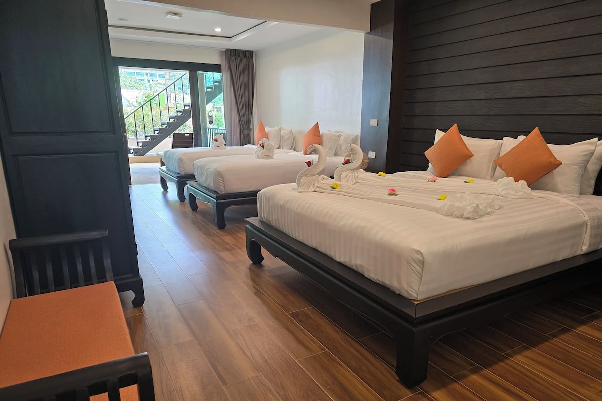 Chambre Quadruple Familiale | Coffres-forts dans les chambres, bureau, rideaux occultants