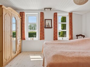 3 bedrooms, Internet