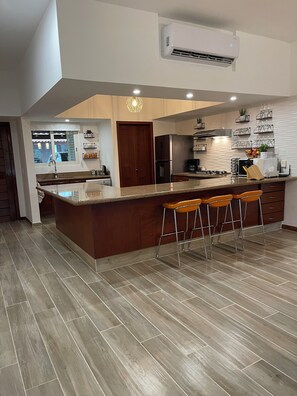 Private kitchen - Poolside Condo, El Tigre. Beautiful (Nuevo Vallarta)