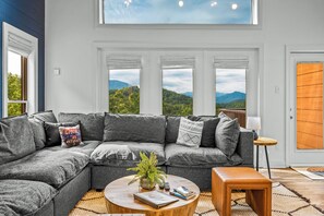 Smart-TV, Kamin, Videospiele