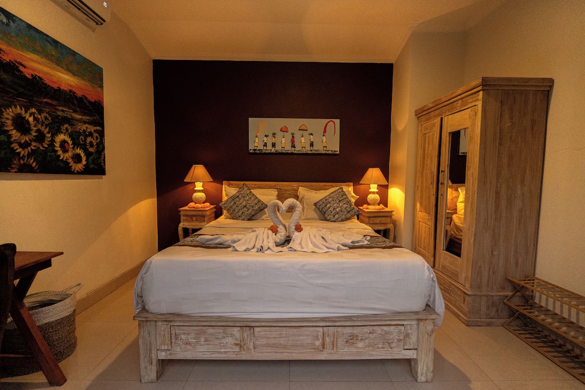 1 habitación, escritorio, wifi gratis y ropa de cama