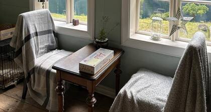 Original fjord house in its own beautiful fjord arm of the Sognefjord