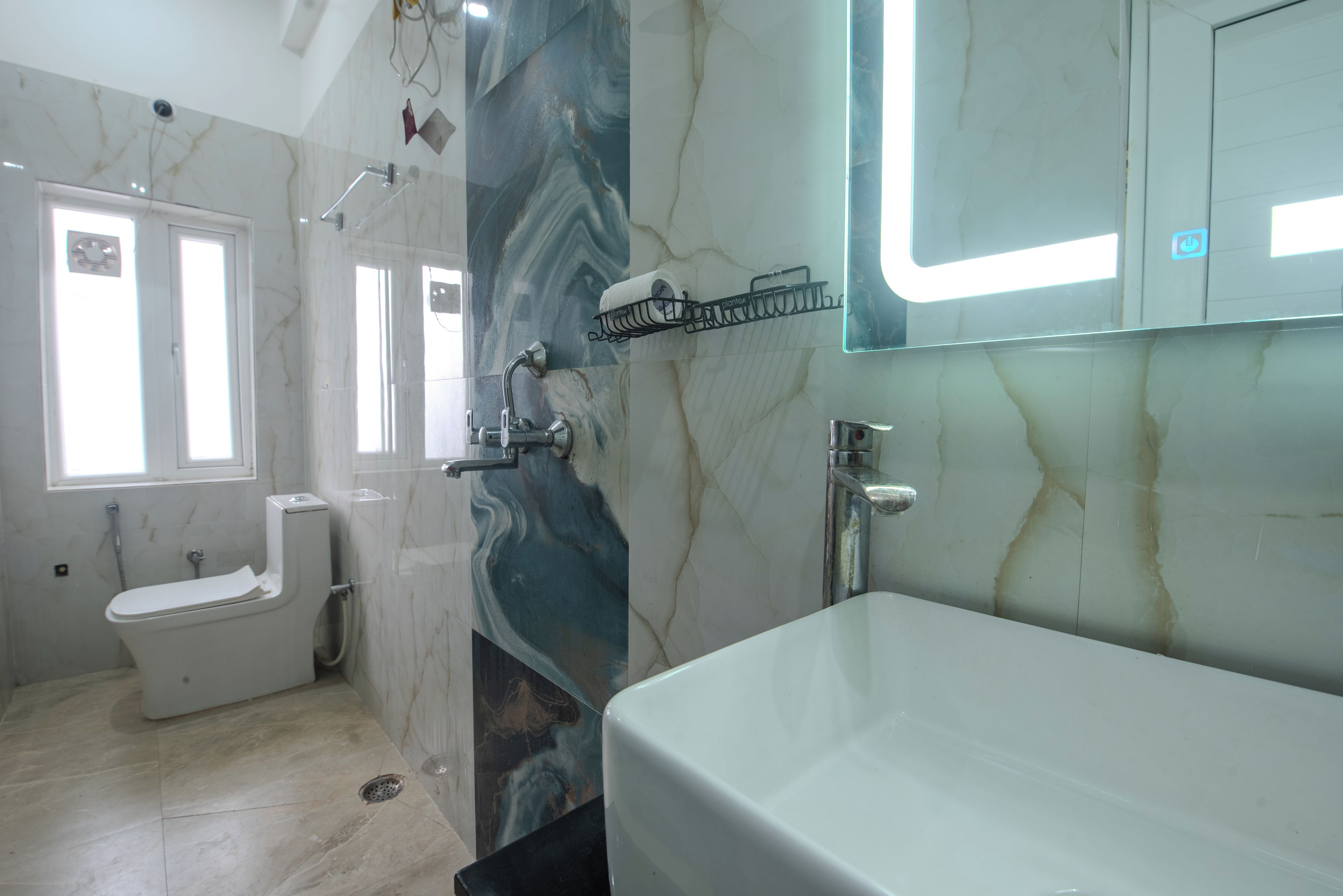 Premium Room | Bathroom | Free toiletries, hair dryer (on request), slippers, towels