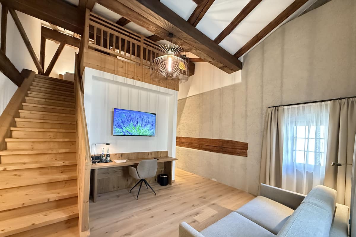 Duplex | Living area | 50-inch flat-screen TV with digital channels, Netflix