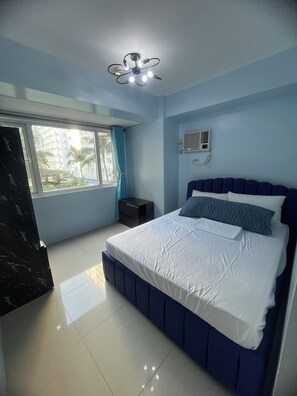 2 bedrooms, iron/ironing board, WiFi