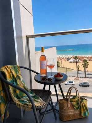 Deluxe Sea View | Terrace/patio - Abratel Sea View (Tel Aviv)