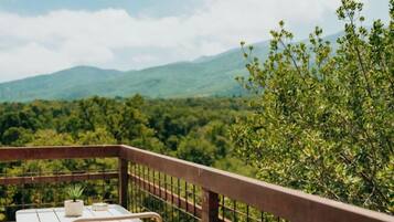 Standaard studio, balkon, uitzicht op bergen | Terras