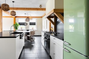 Fridge, microwave, oven, stovetop
